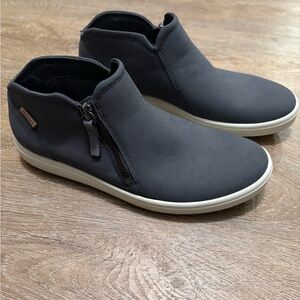 Ecco Women’s casual booties